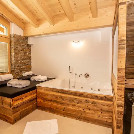 Apartment Palace Luxury Wellness And Boutique Ski-in-out *