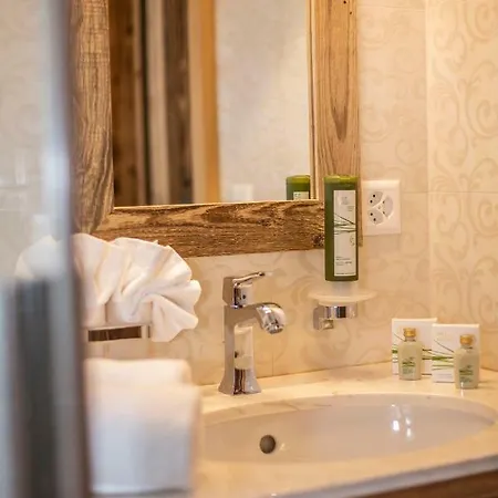 Palace Luxury Wellness And Boutique Ski-in-out Apartment Saas-Fee