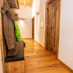 Palace Luxury Wellness And Boutique Ski-in-out Daire