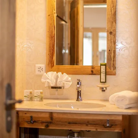 Palace Luxury Wellness And Boutique Ski-in-out Apartamento Saas Fee