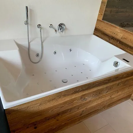 Palace Luxury Wellness And Boutique Ski-in-out *